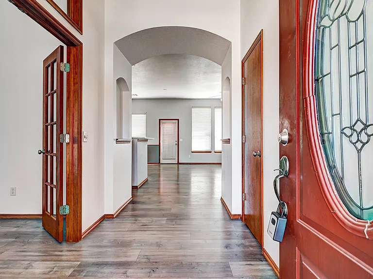 517 Lone Oak Dr — Photo 3