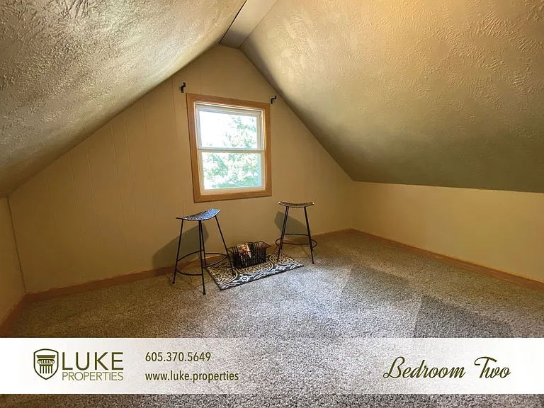 102 S Lake Ave — Photo 10