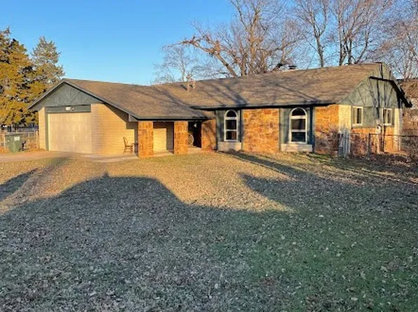 1709 Town And Country Dr, Sand Springs, OK 74063
