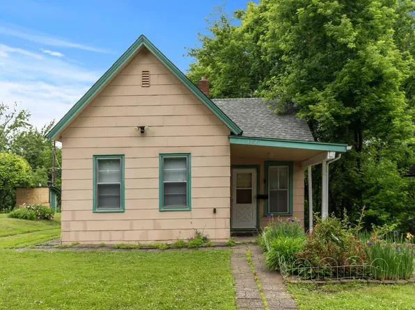 377 Winona St E, Saint Paul, MN 55107