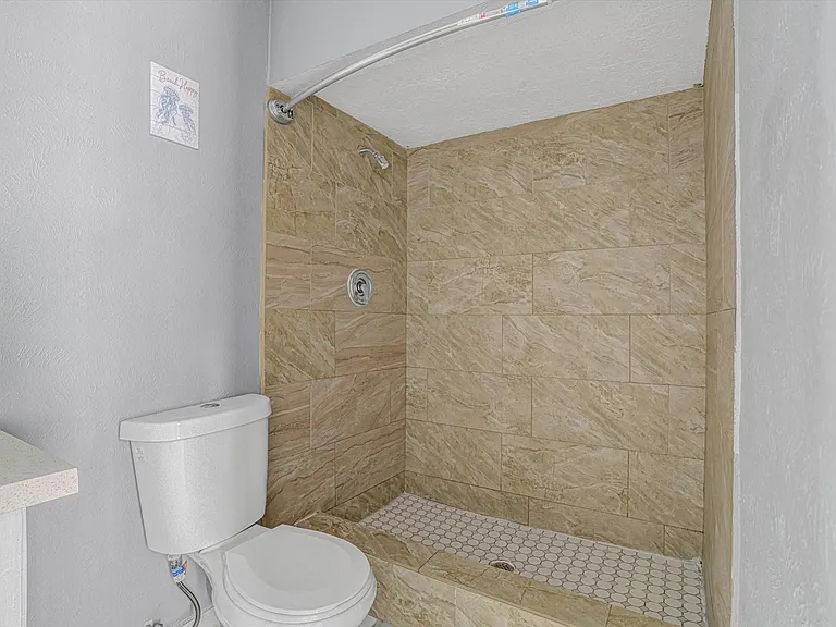 14618 Flair Dr — Photo 19