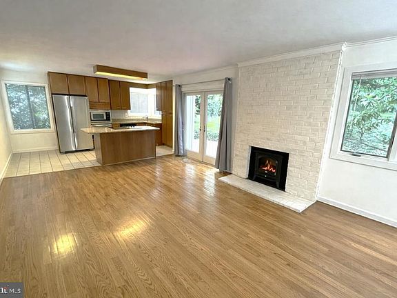 2nd image of 7220 Vistas Ln