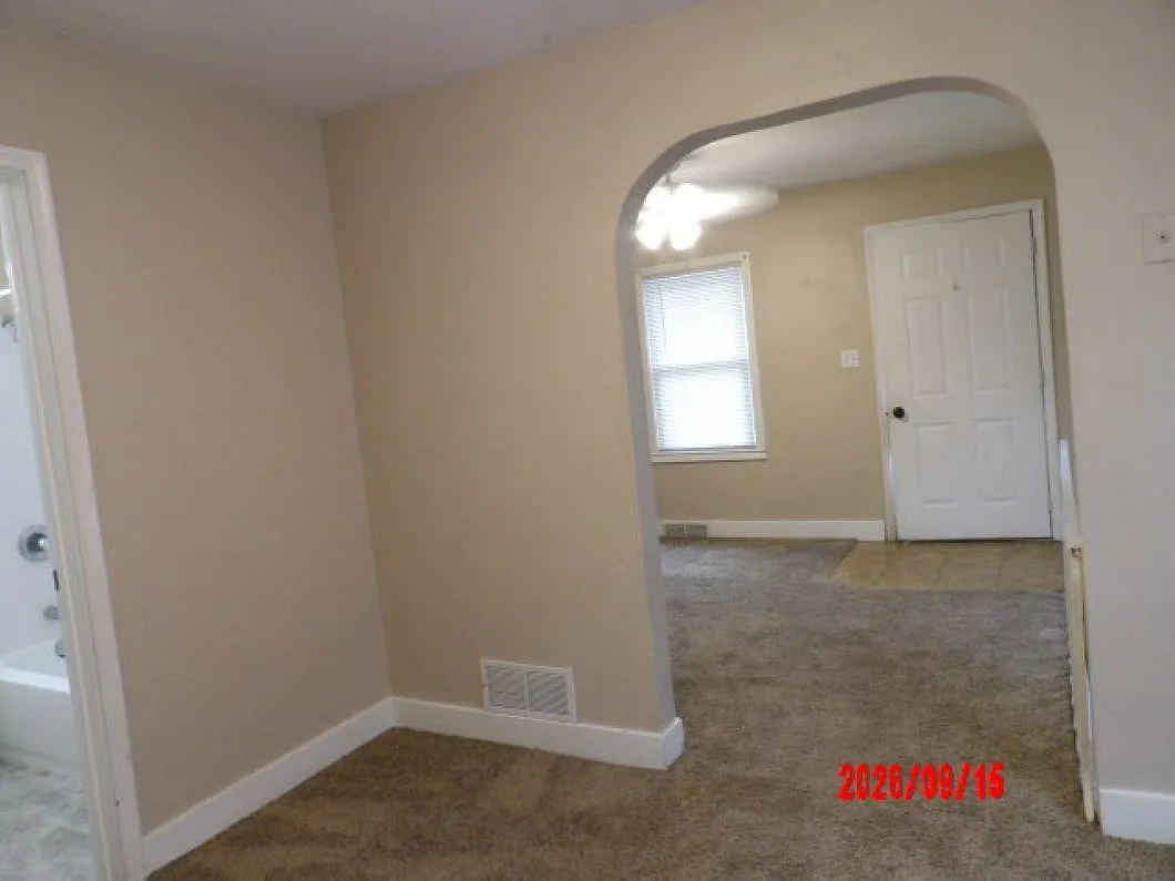 3 bed, 1080 sqft, $700 — Photo 4