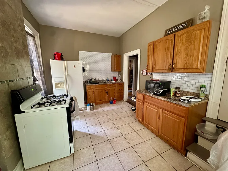 1749 Crafton Blvd #1 — Photo 8