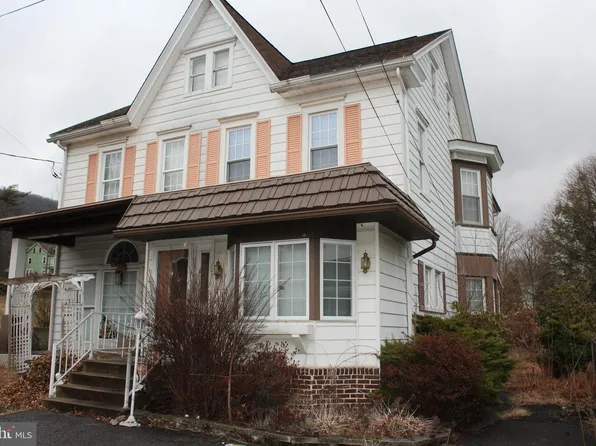 402 N Keystone St, Tower City, PA 17980