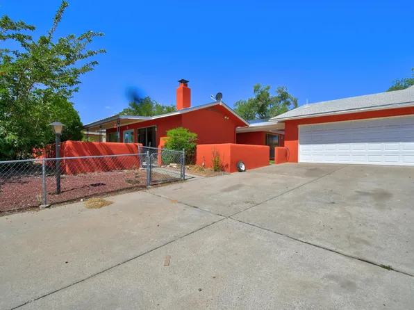 501 Gral Trevino Dr SE, Rio Rancho, NM 87124