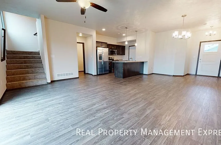 4615 E Leubecher Pl — Photo 3