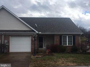 108 Westhall Dr, Charles Town, WV