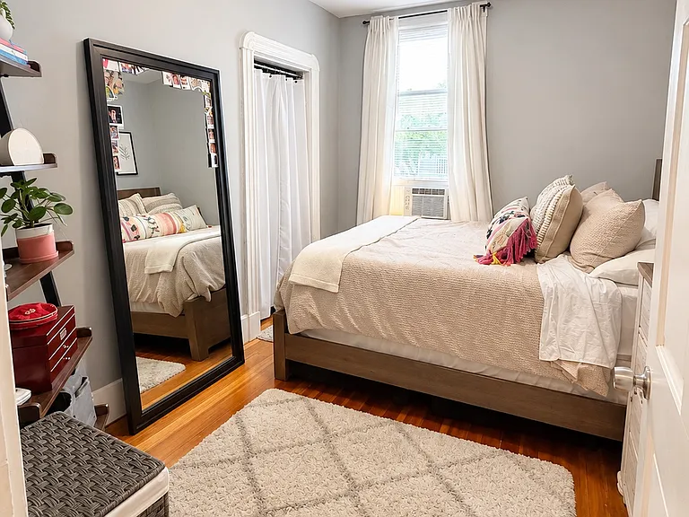 702 E Broadway #2L — Photo 8