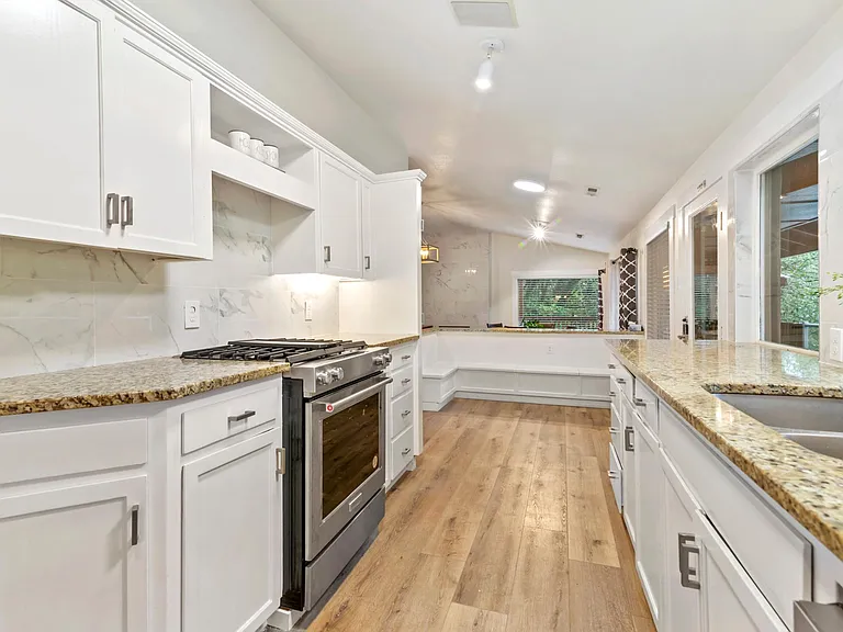 726 N Shepherd Rd — Photo 16