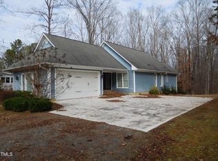 513 Port Dr, Henderson, NC 27537