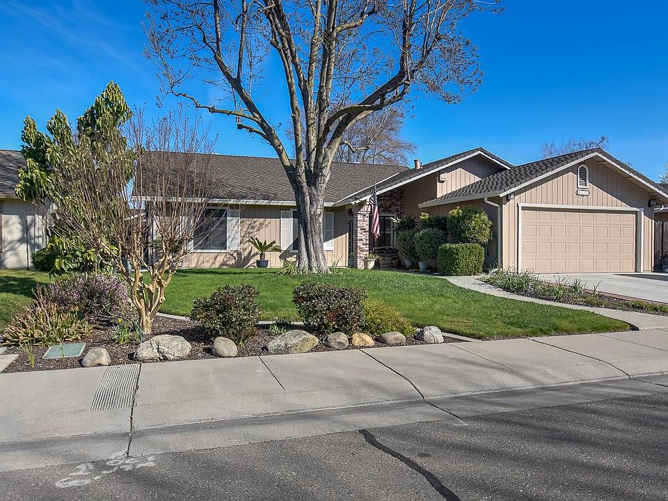 1st image of 3121 Larchmont Dr