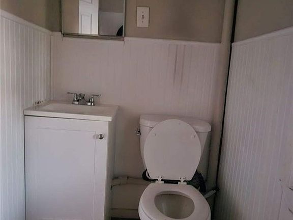 5th image of 116 Gaynor Ave