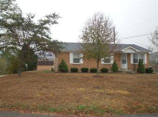 13 Raintree Ct, Irvine, KY 40336