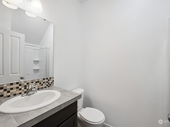 4th image of 10539 191st Street E