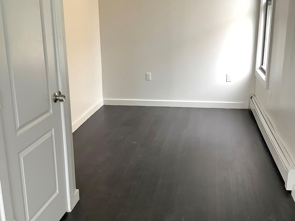 2nd image of 622 Jefferson Pl