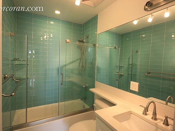 3rd image of 160 Bay 35th St #3