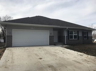 1019 N 11th St, Beatrice, NE 68310