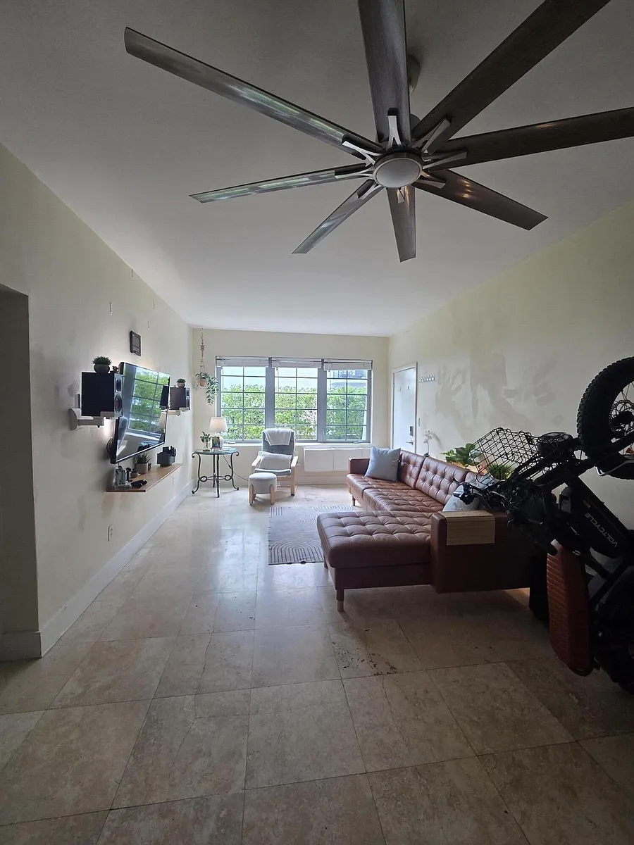 Building Photo - 1045 Lenox Ave #6