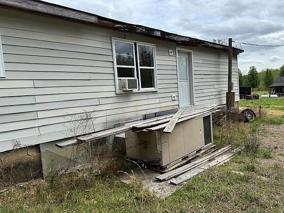 2nd image of 1020 Pine Top Rd