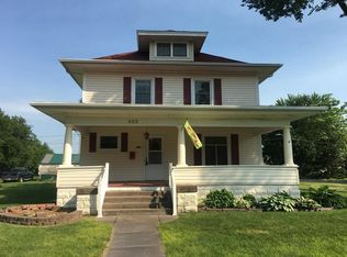 322 D St, Central City, NE 68826
