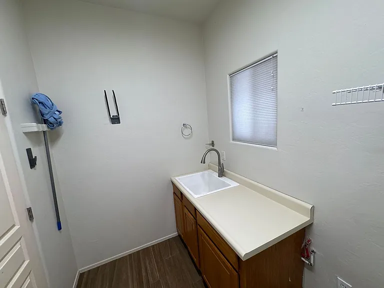 9731 E Kleindale Rd — Photo 24