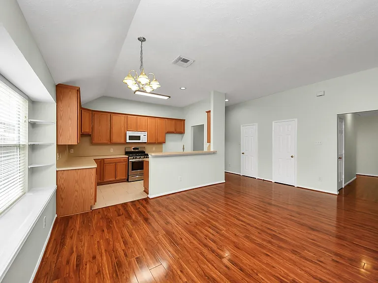 1103 Lake Shore Dr — Photo 8