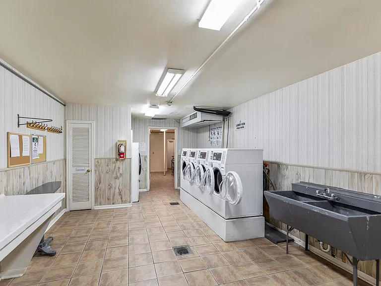 2601 Bellefontaine St #C104 — Photo 20