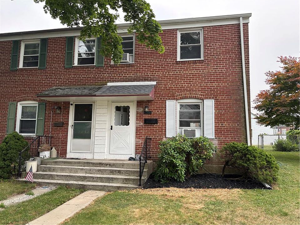 1st image of 2056 Virginia St