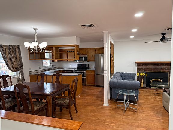 4th image of 109 Belmont Dr SW #2