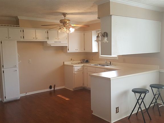 5th image of 148 Thomas Ln
