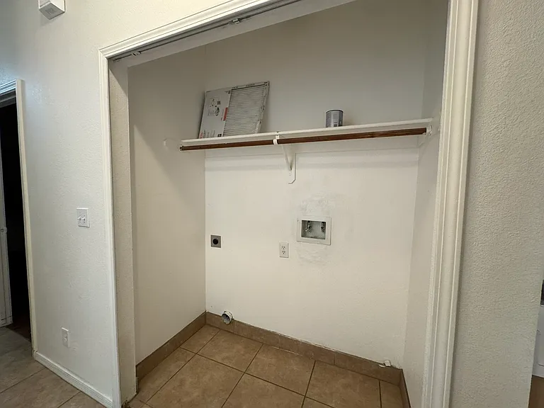 317 Phyllis Dr #2 — Photo 15