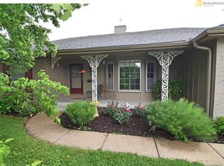 300 W Red Bridge Rd, Kansas City, MO 64114