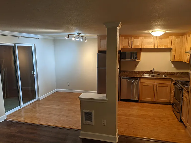 7929 SW 40th Ave #B — Photo 5