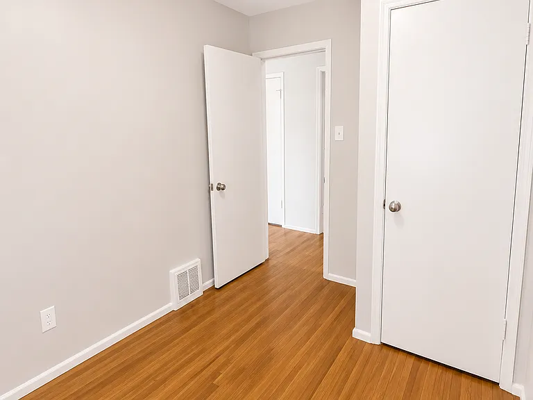 10300 Dudley Dr — Photo 14