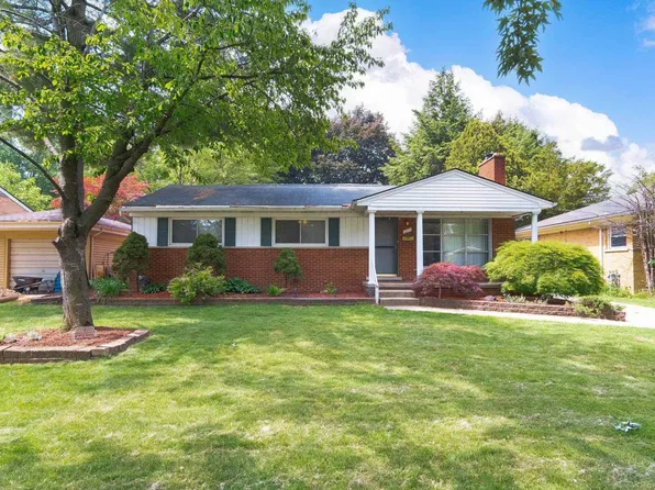 277 Wellington Cres, Mount Clemens, MI 48043