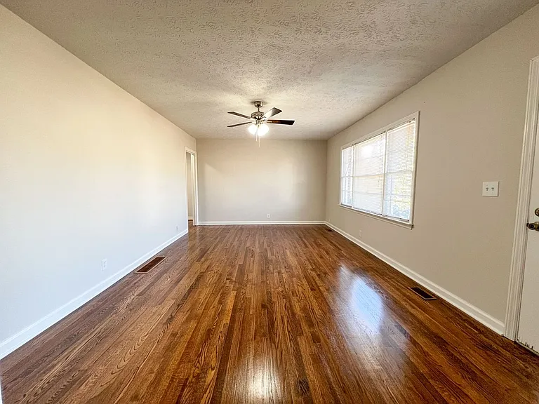 1259 Old Peachtree Rd — Photo 4
