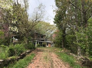 1220 Sager Rd, Dandridge, TN 37725