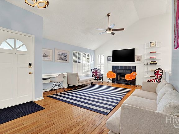 3rd image of 515 Pointe North Drive
