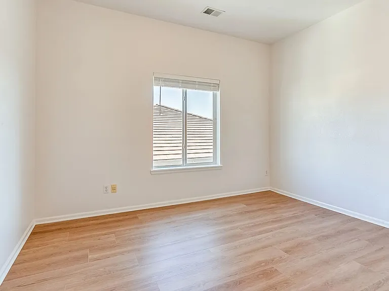 5178 N Netherland St — Photo 20