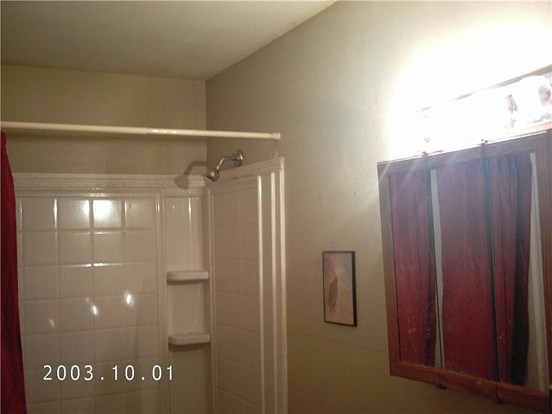 2nd image of 8915 Jeannette St