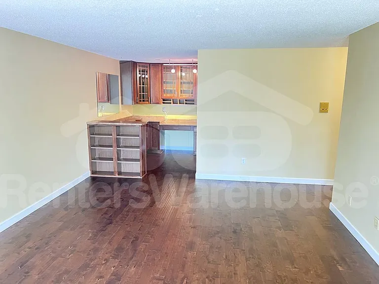 1304 W Medicine Lake Dr #118 — Photo 9