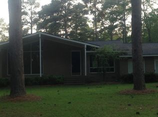 240 Arden Dr, Swainsboro, GA 30401
