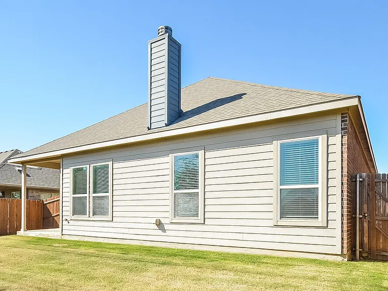 1805 Lake Pine Dr — Photo 16