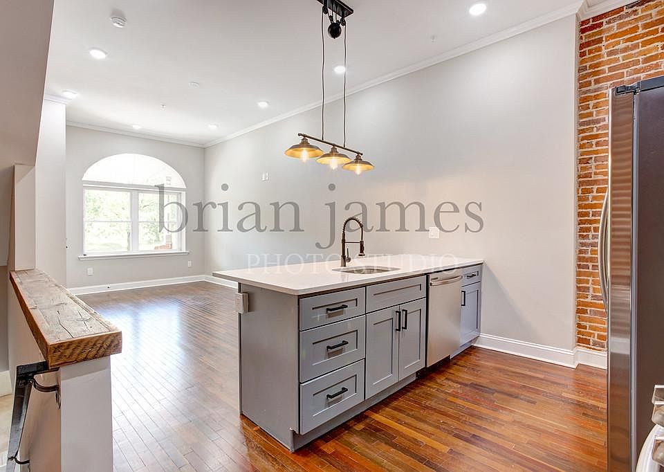 1st image of 1927 N 33rd St #1F