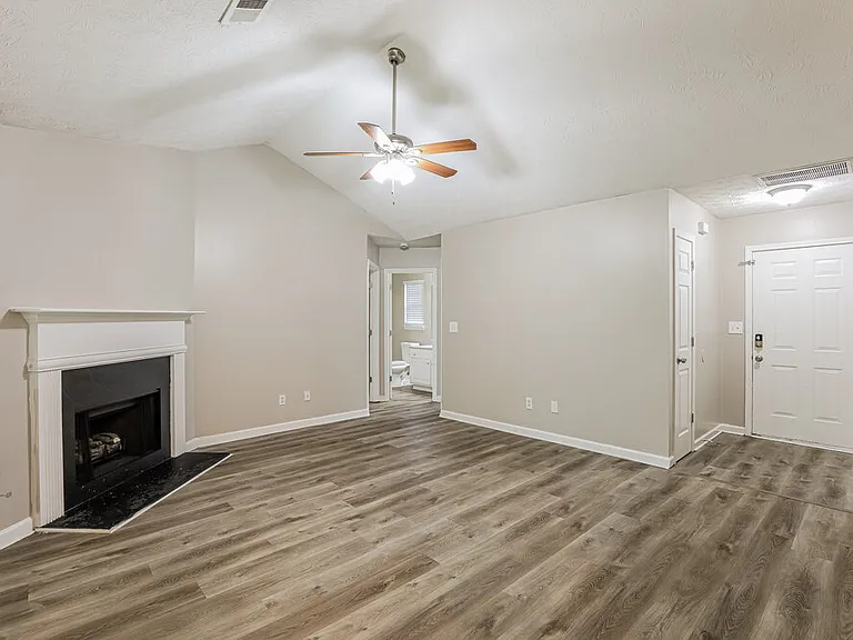 54 Virginia Heights Dr — Photo 4