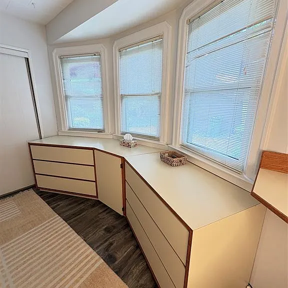 2437 Riverside Dr W — Photo 11