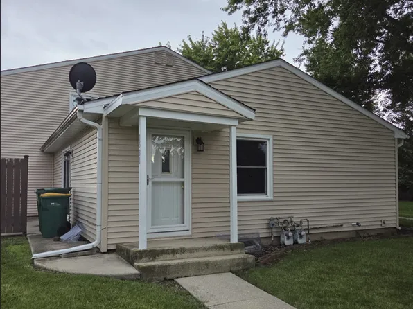 1531 E Stonehenge Dr #1531, Sycamore, IL 60178