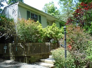 160 Suter Dr, Bushkill, PA 18324