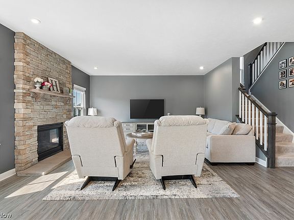 5th image of 2715 Fairview Dr